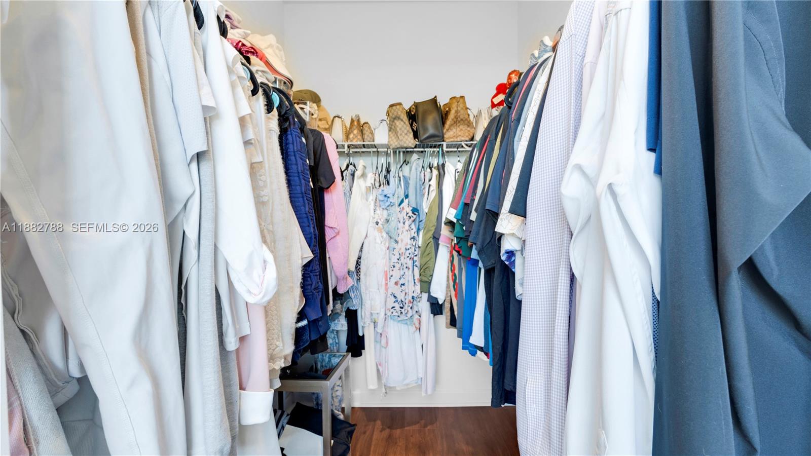 WYNDHAM LAKES PLAZA - Residential