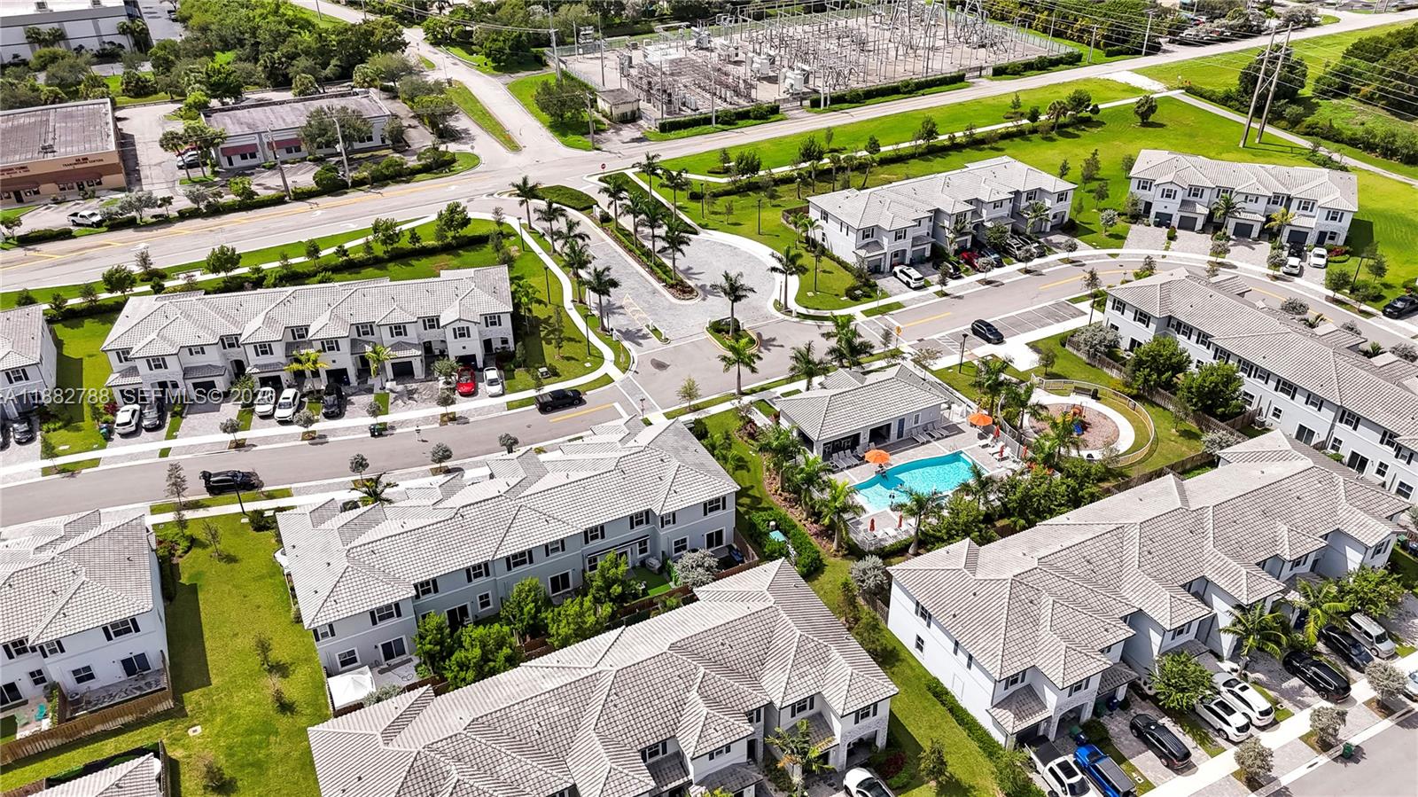 WYNDHAM LAKES PLAZA - Residential