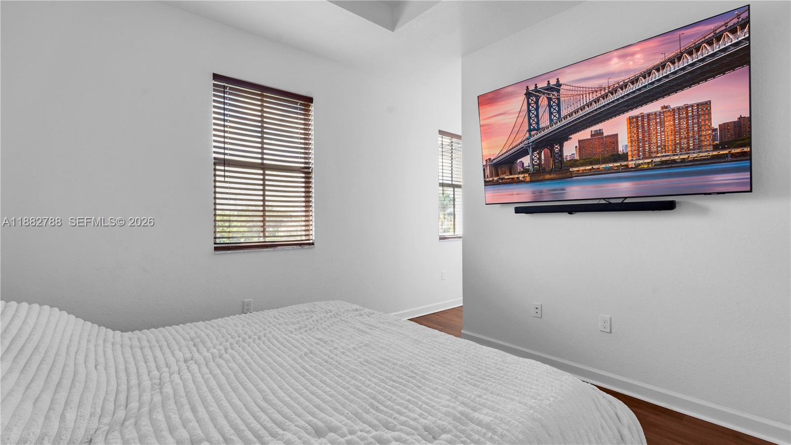 WYNDHAM LAKES PLAZA - Residential