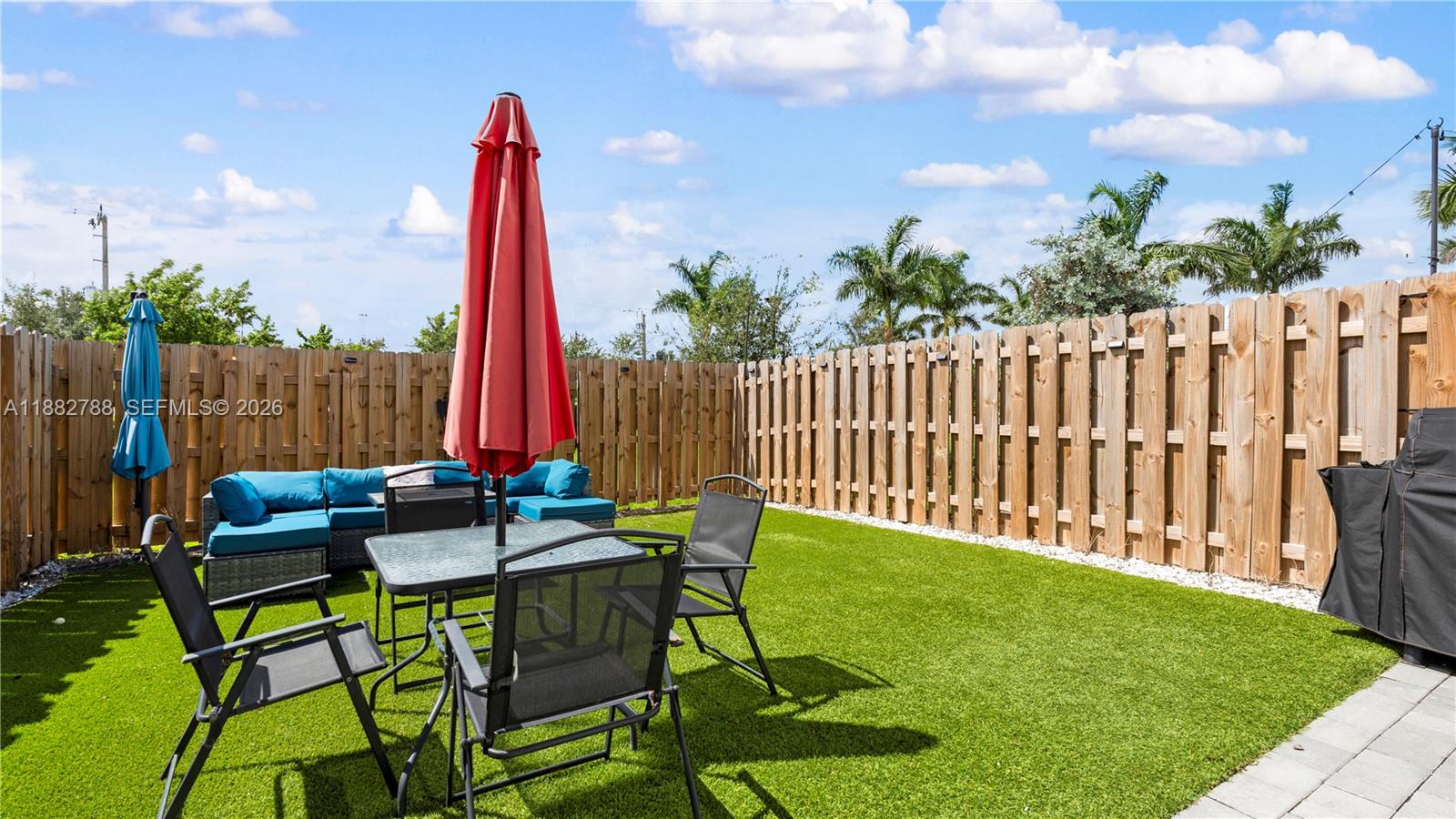 WYNDHAM LAKES PLAZA - Residential