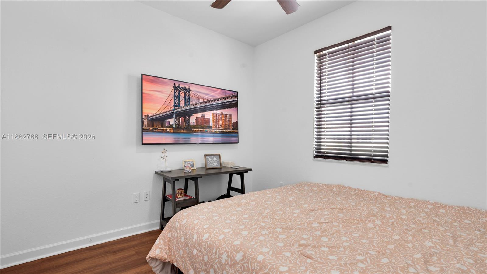 WYNDHAM LAKES PLAZA - Residential