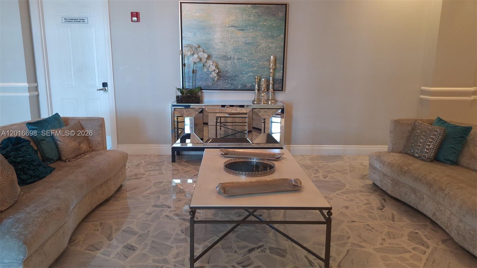 WAVE CONDO - Residential