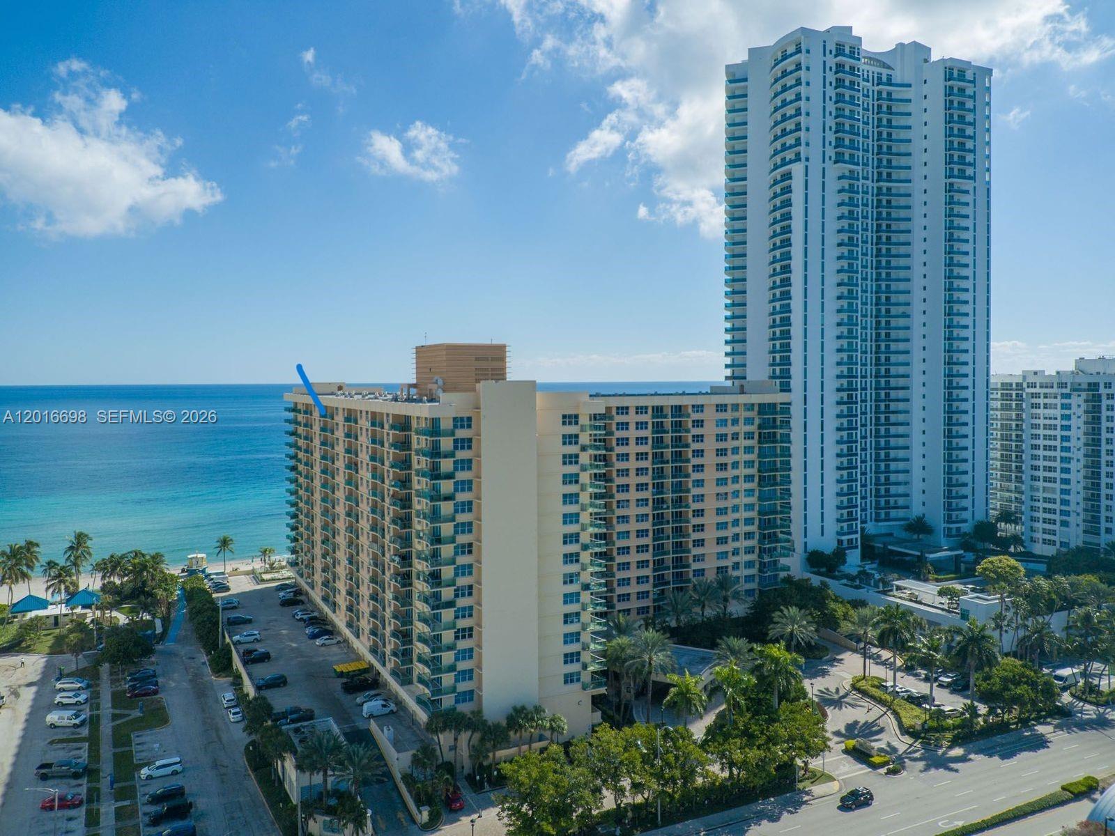 WAVE CONDO - Residential