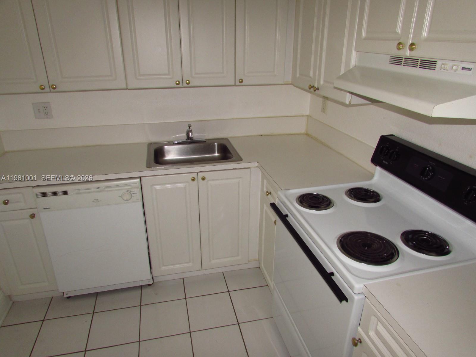 CONDADO REAL CONDO - Residential Lease