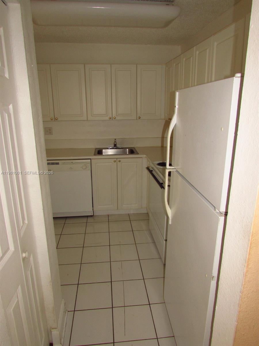 CONDADO REAL CONDO - Residential Lease