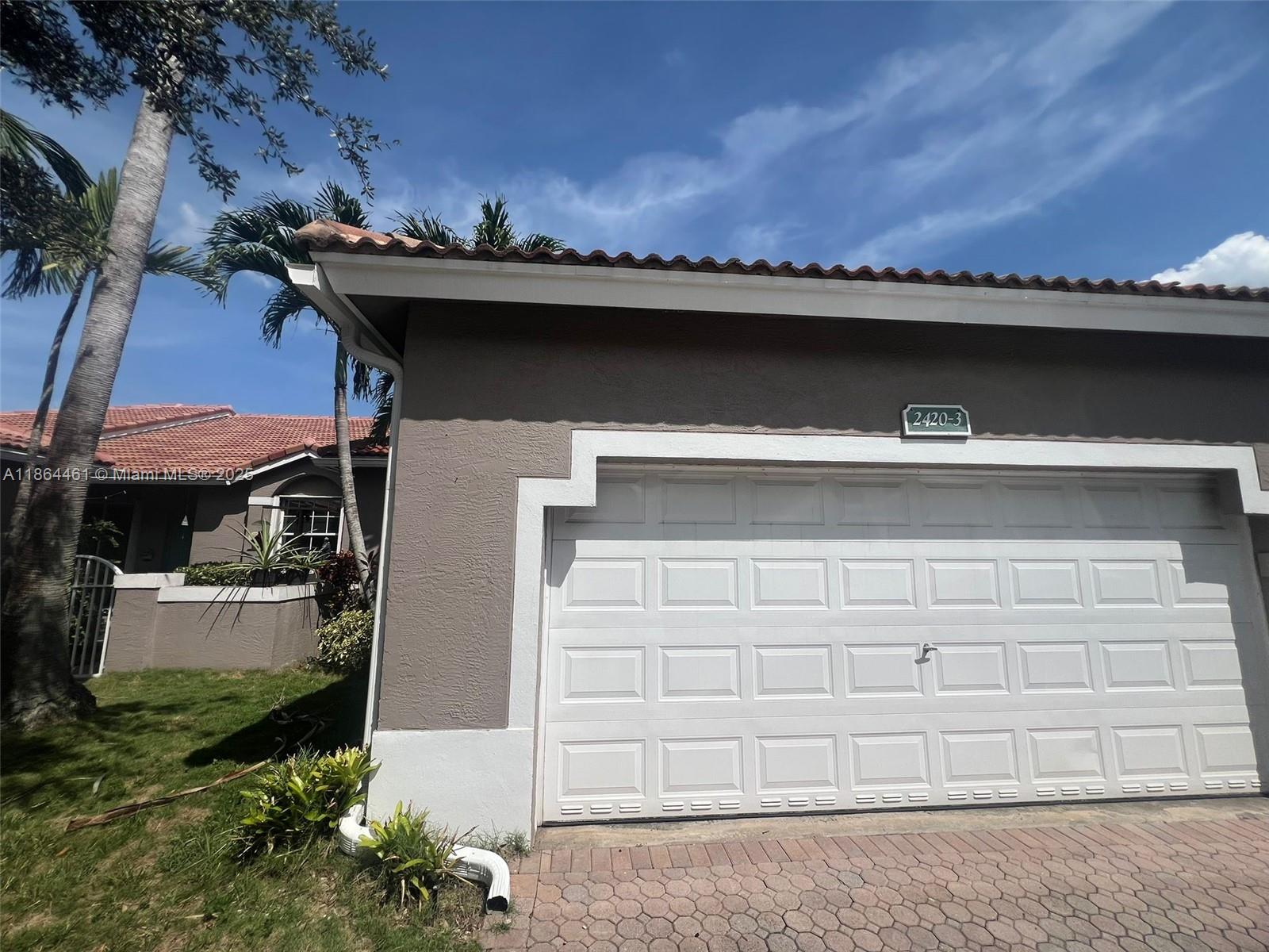2420 E Aragon Blvd 3