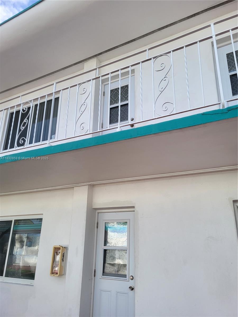 2101 Calais Dr 7