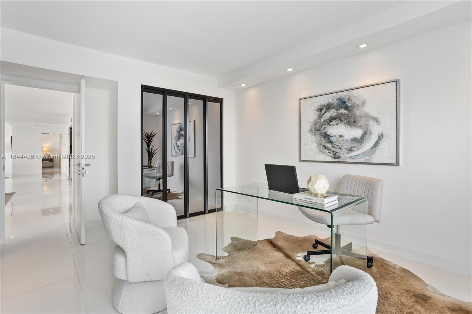 SUNSET HARBOUR SOUTH COND - Residential