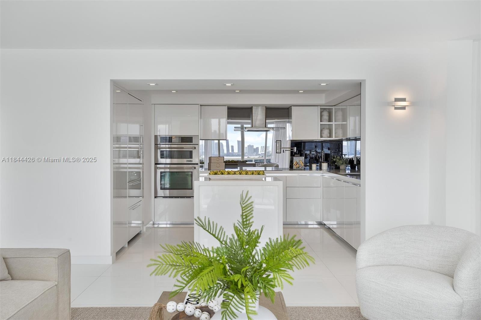 SUNSET HARBOUR SOUTH COND - Residential