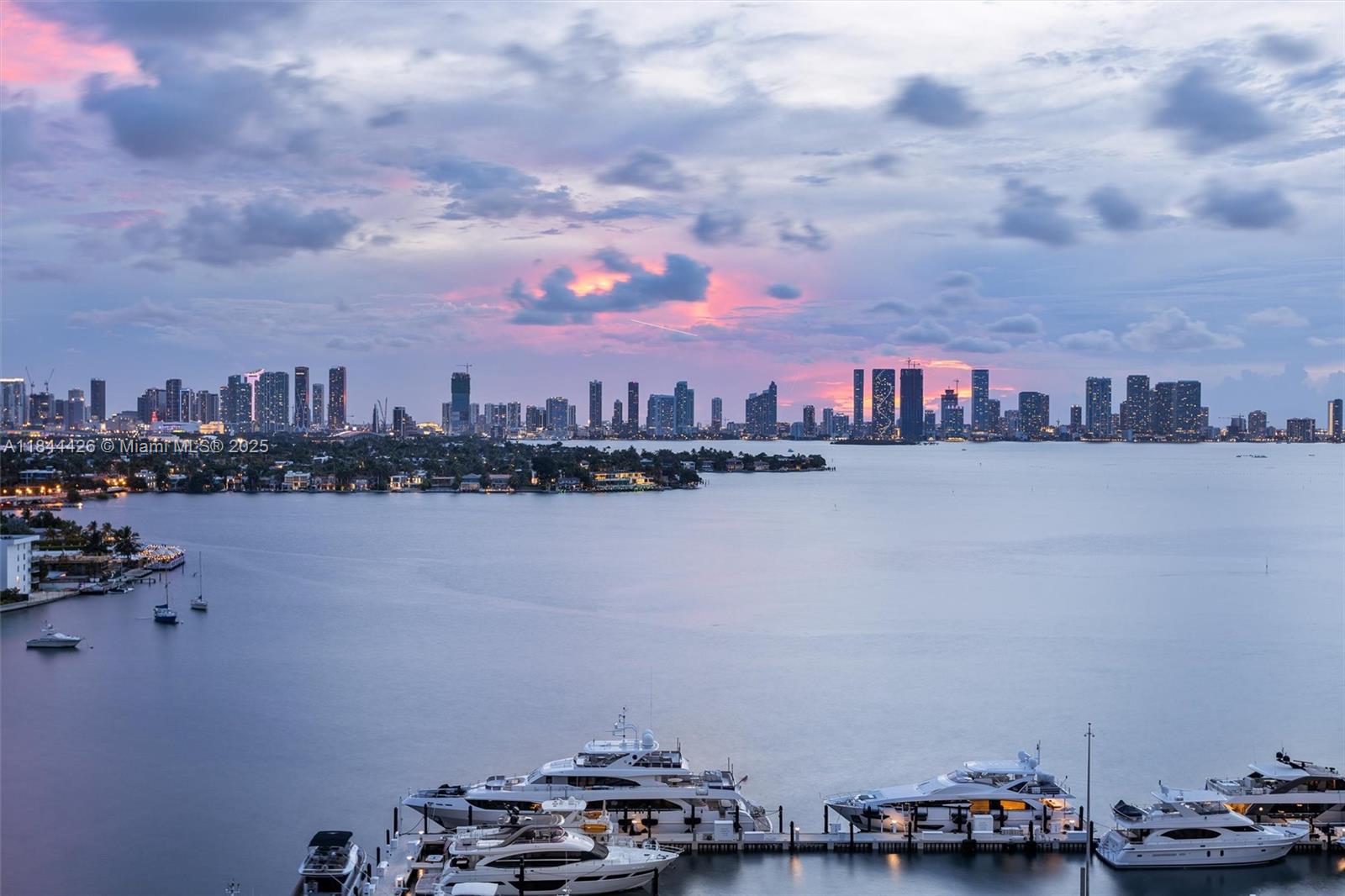 SUNSET HARBOUR SOUTH COND - Residential