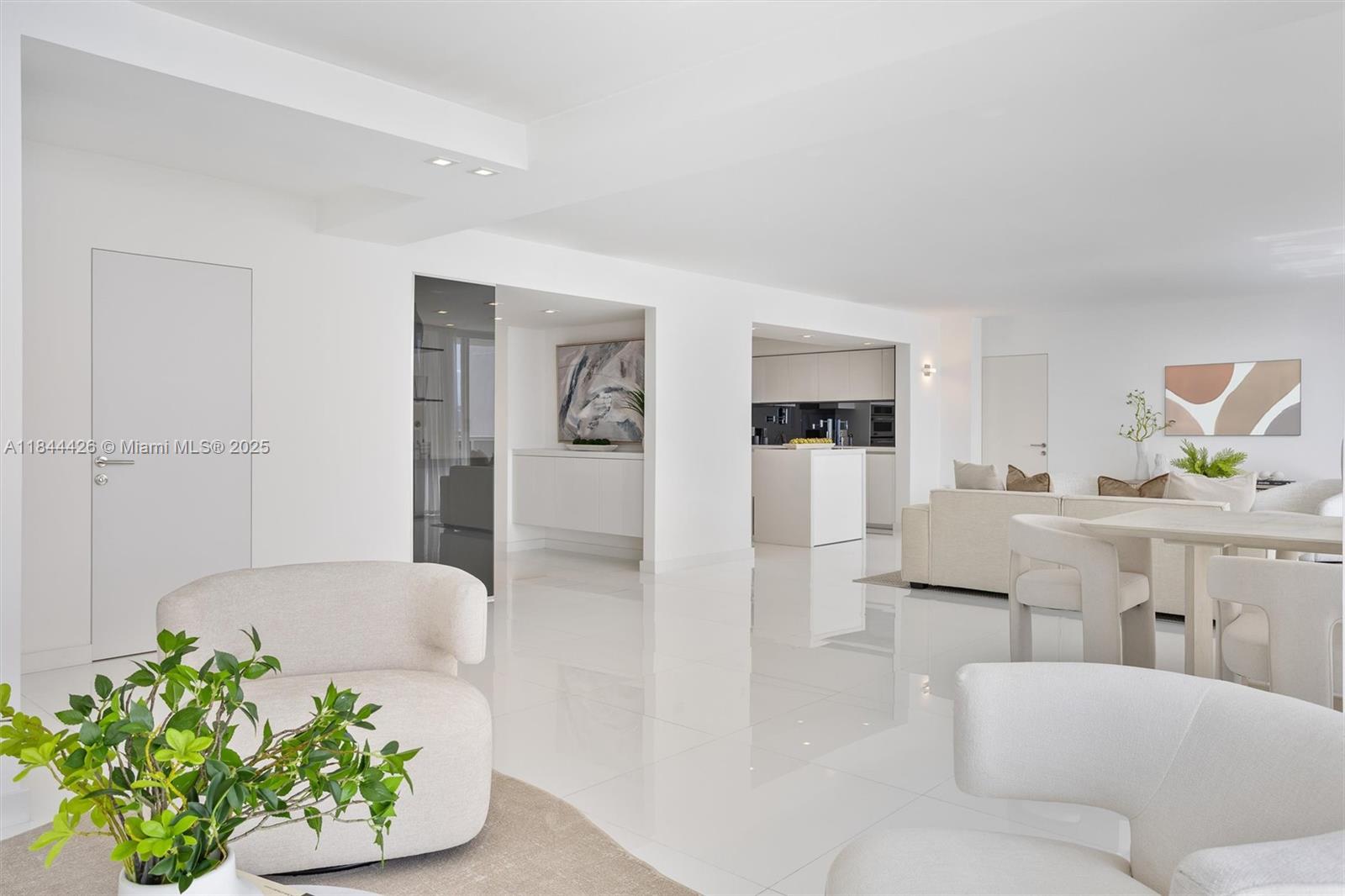 SUNSET HARBOUR SOUTH COND - Residential