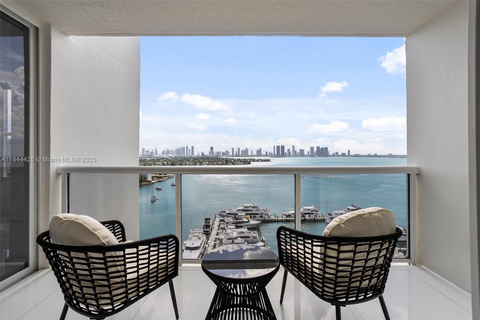 SUNSET HARBOUR SOUTH COND - Residential