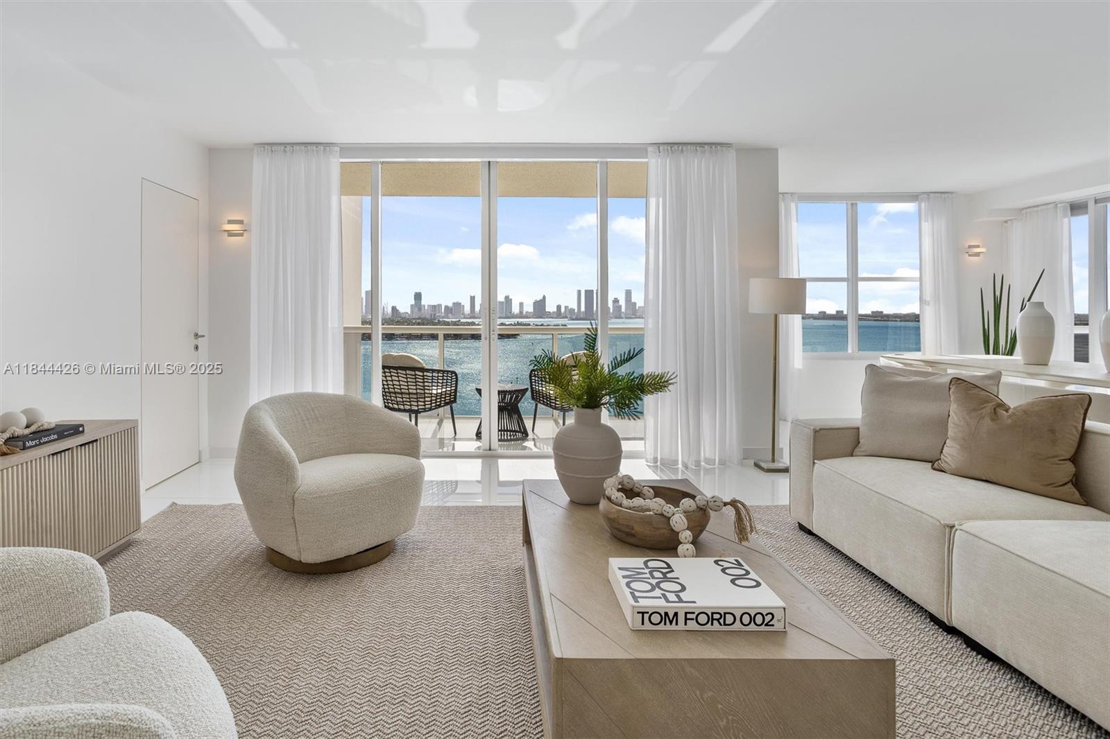 SUNSET HARBOUR SOUTH COND - Residential