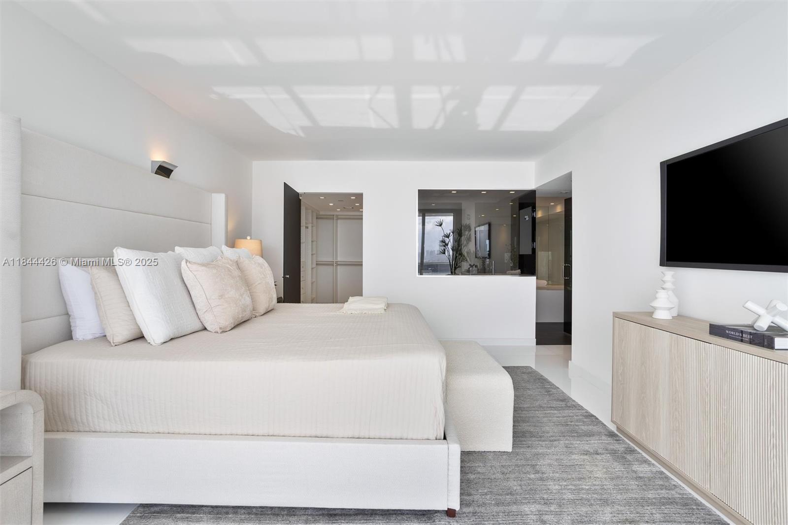 SUNSET HARBOUR SOUTH COND - Residential