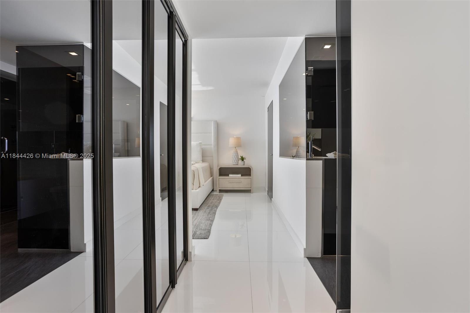 SUNSET HARBOUR SOUTH COND - Residential