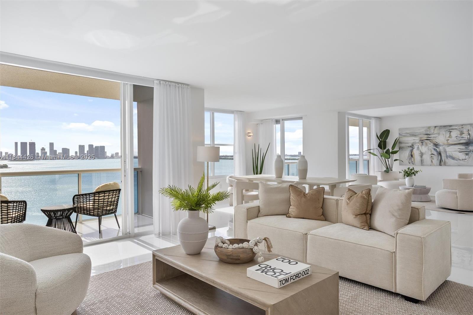SUNSET HARBOUR SOUTH COND - Residential