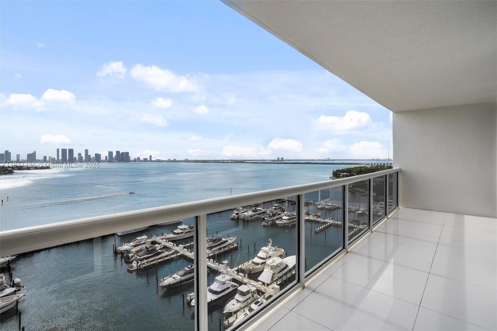 SUNSET HARBOUR SOUTH COND - Residential