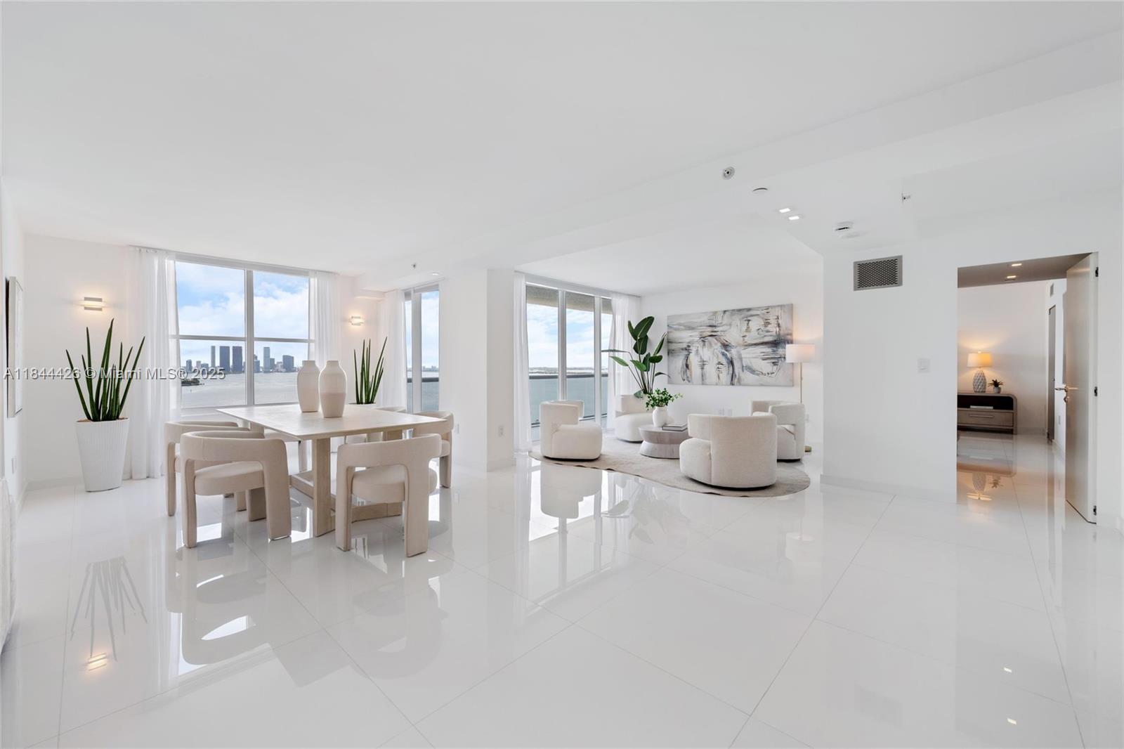 SUNSET HARBOUR SOUTH COND - Residential