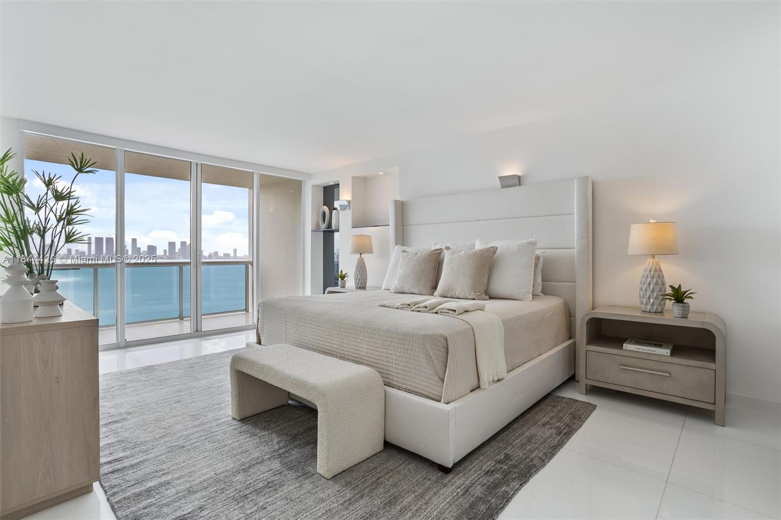 SUNSET HARBOUR SOUTH COND - Residential