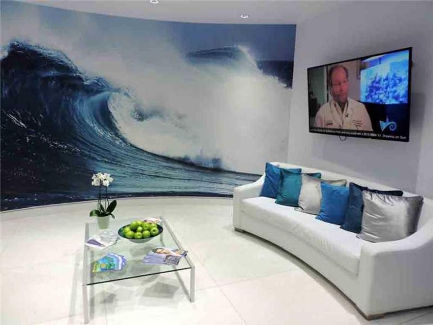 Gorgeous Ocean View turnkey one bedroom condo on Ocean Drive with views to the landmark Versace Mansion. Beautiful sexy rooftop pool and bar with stunning views of the ocean and South Beach. Walk to restaurants and night life. Best priced oceanview apartm ent in the building. Great investment opportunity -owner can be a part of the hotel program or rent independently (annual hotel program income available upon request).