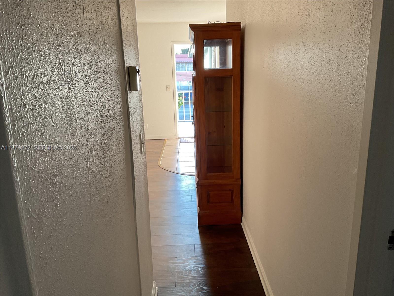 KINGS POINT SAXONY CONDOS - Residential Lease