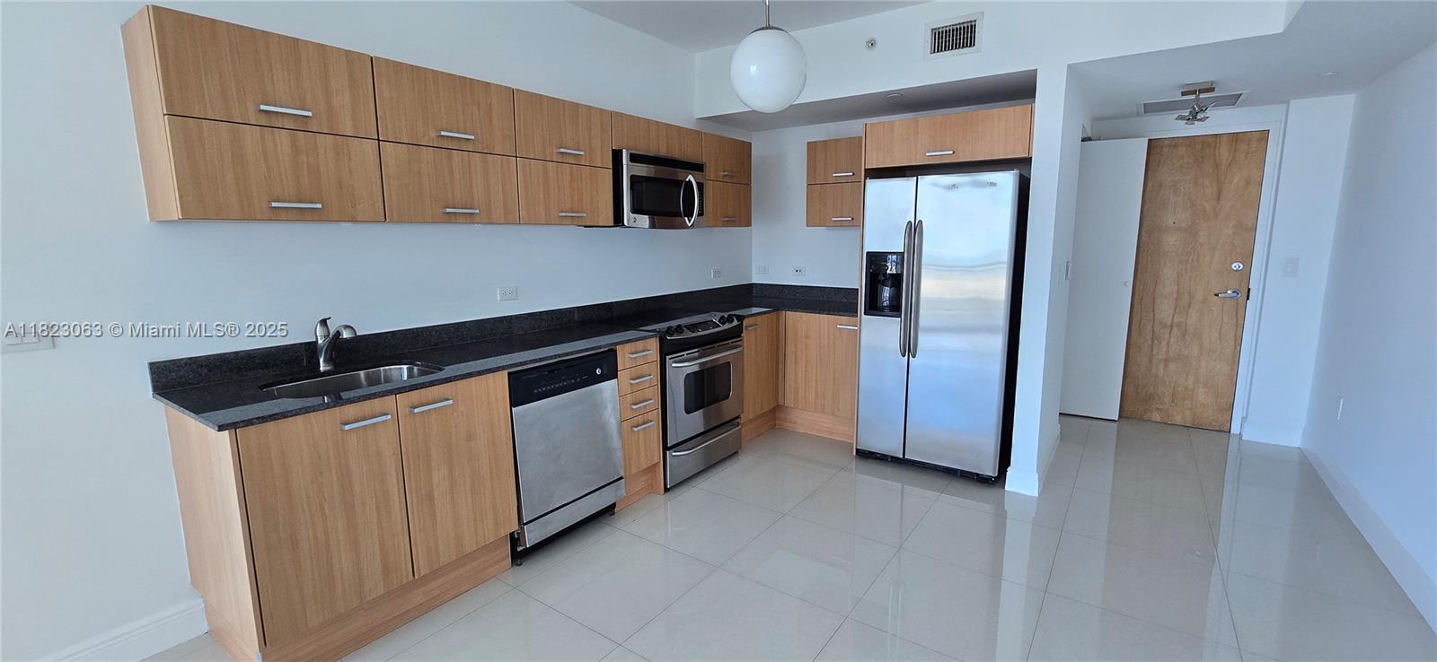 Live in the heart of Miami in this spacious and bright 1-bedroom, 1-bath condo at Wind by Neo, located in the exclusive Riverfront gated community. Enjoy stunning panoramic views of Downtown and Biscayne Bay from your private balcony. The unit features an Italian-designed kitchen with stainless steel appliances, in-unit washer and dryer, and floor-to-ceiling windows that flood the space with natural light.
Wind offers 5-star amenities including a swimming pool, full spa with steam room and sauna, massage rooms, racquetball court, sports lounge, movie theater, business center with conference room, children's playroom, and on-site restaurants. Walk to Brickell City Centre, Mary Brickell Village, and enjoy easy access to I-95 and public transportation. Urban living at its best!