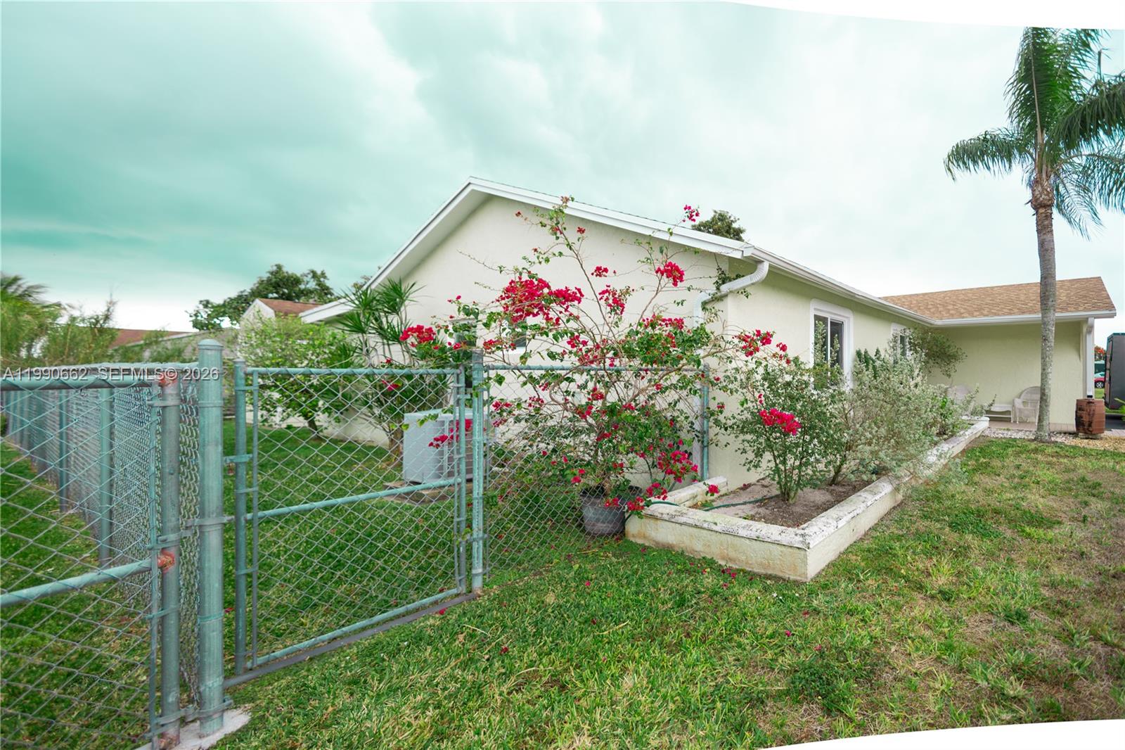 MEADOW WOOD MANOR SEC 10 - Residential