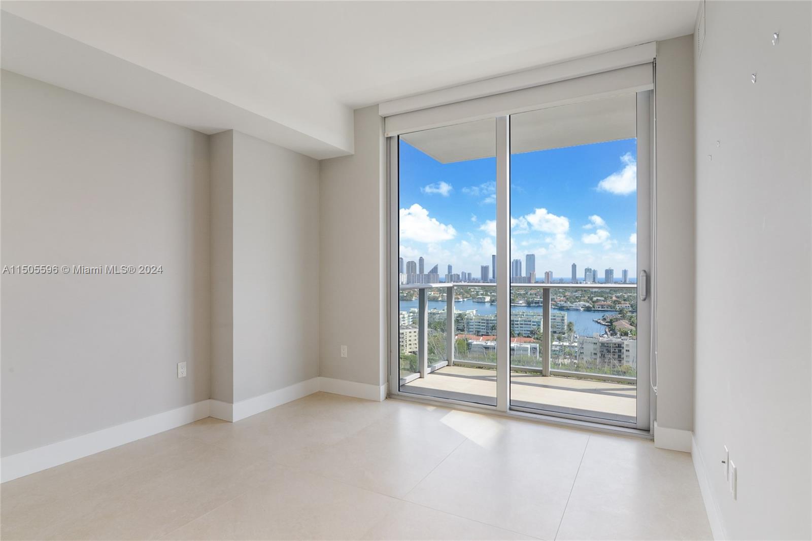 Amazing unobstructed views from this 28th floor, 2 bed + den / 2 baths at The Harbour South Tower. New construction with five star amenities including a large pool and an artificial beach with white sand surrounded by Oletas Park nature. BBQ, kids playroom and outdoor playground, media room, soccer, basketball and tennis courts, gym with spa. Close to Sunny Isles, Aventura and major highways.