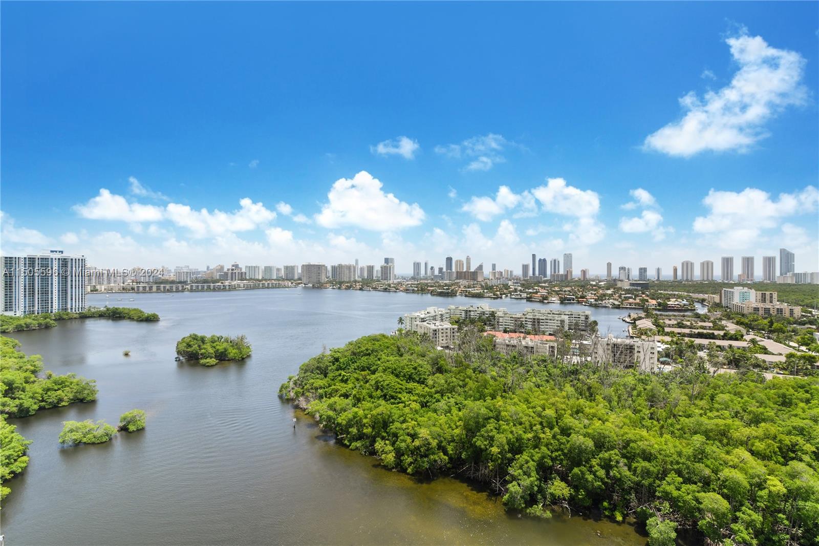 THE HARBOUR SOUTH CONDO - Residential