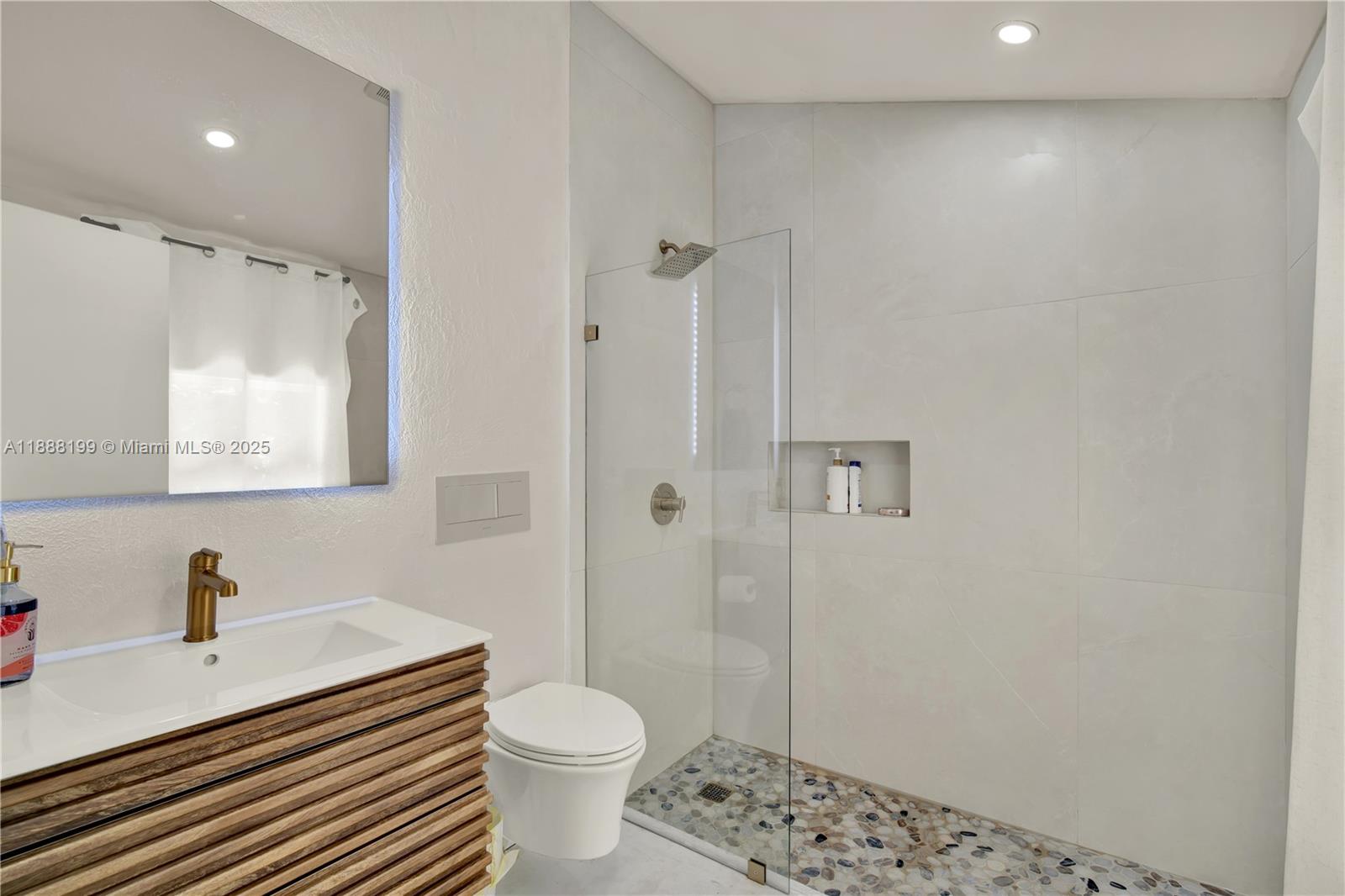 BAY POINT - Residential Lease