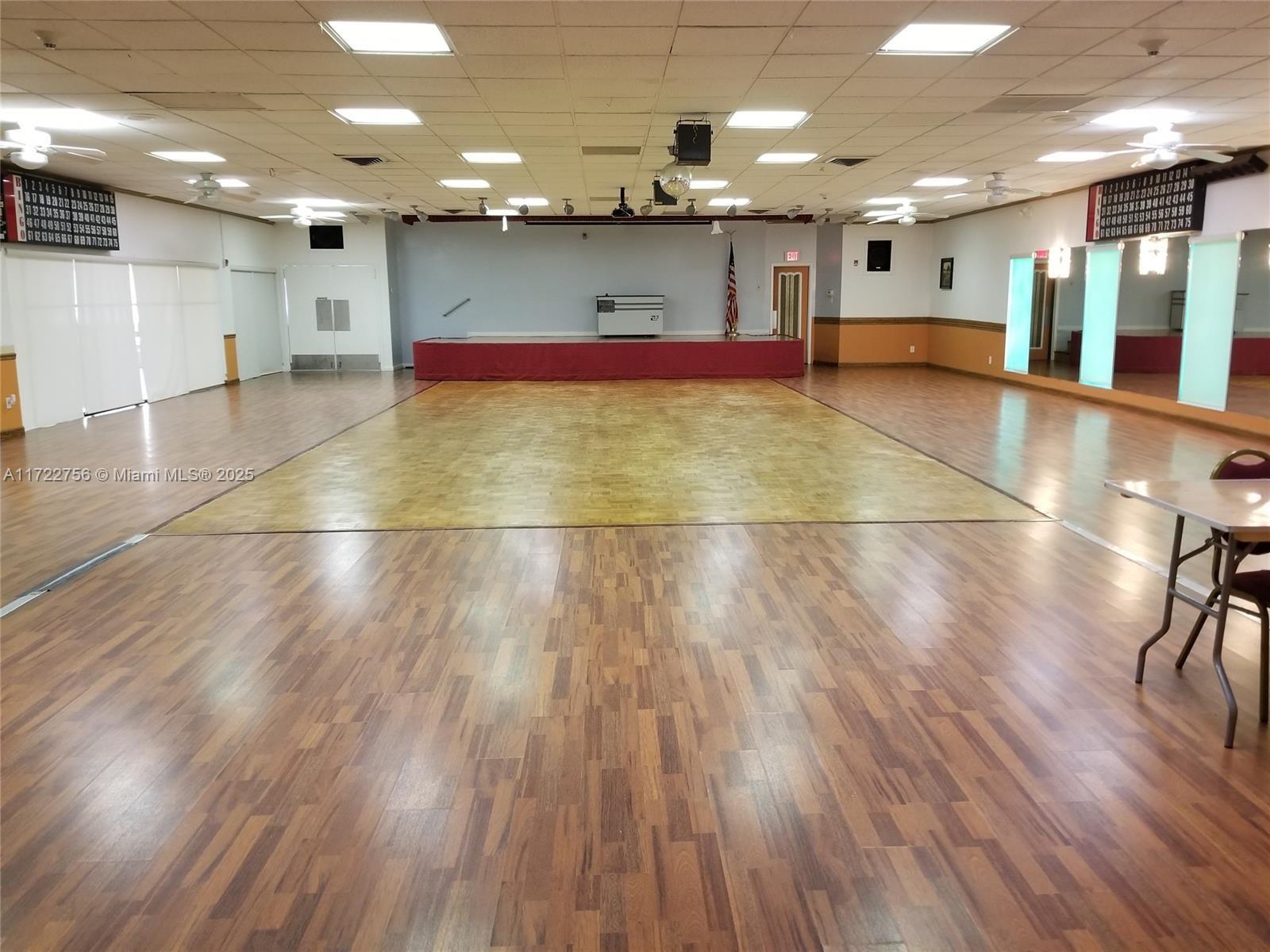 SAPPHIRE CONDO - Residential