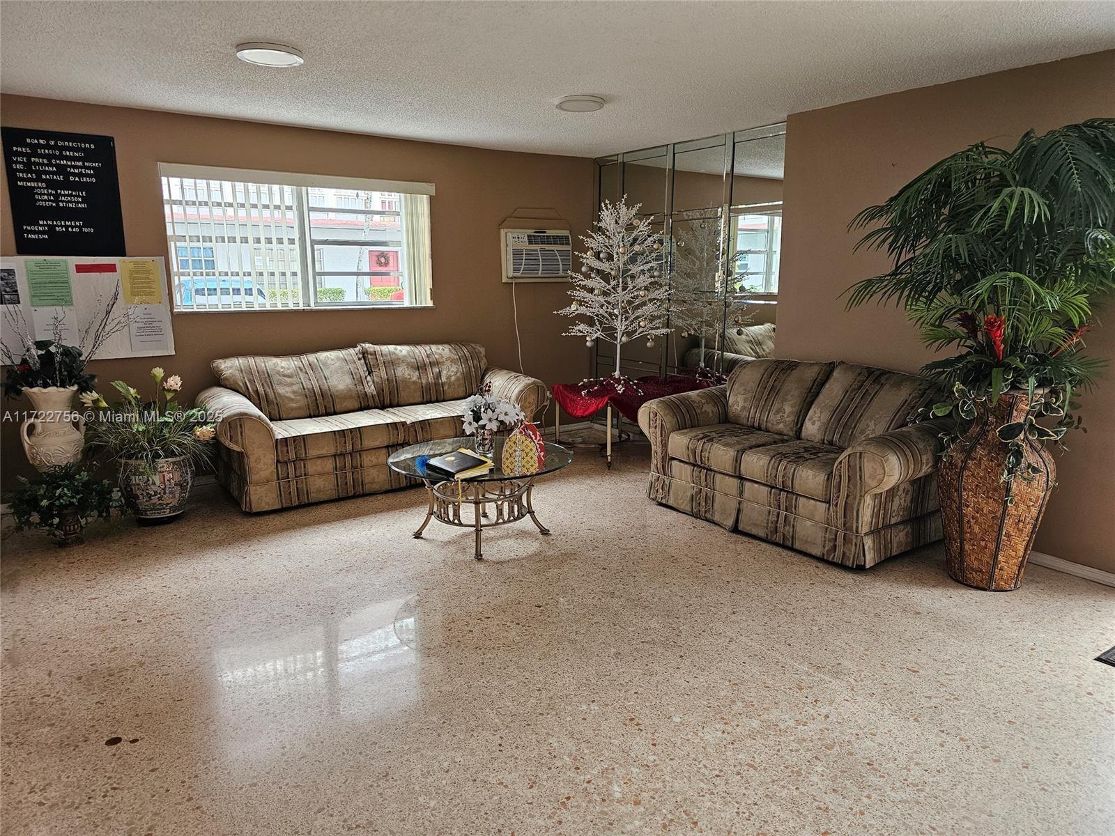 SAPPHIRE CONDO - Residential