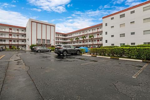 A home in Lauderdale Lakes