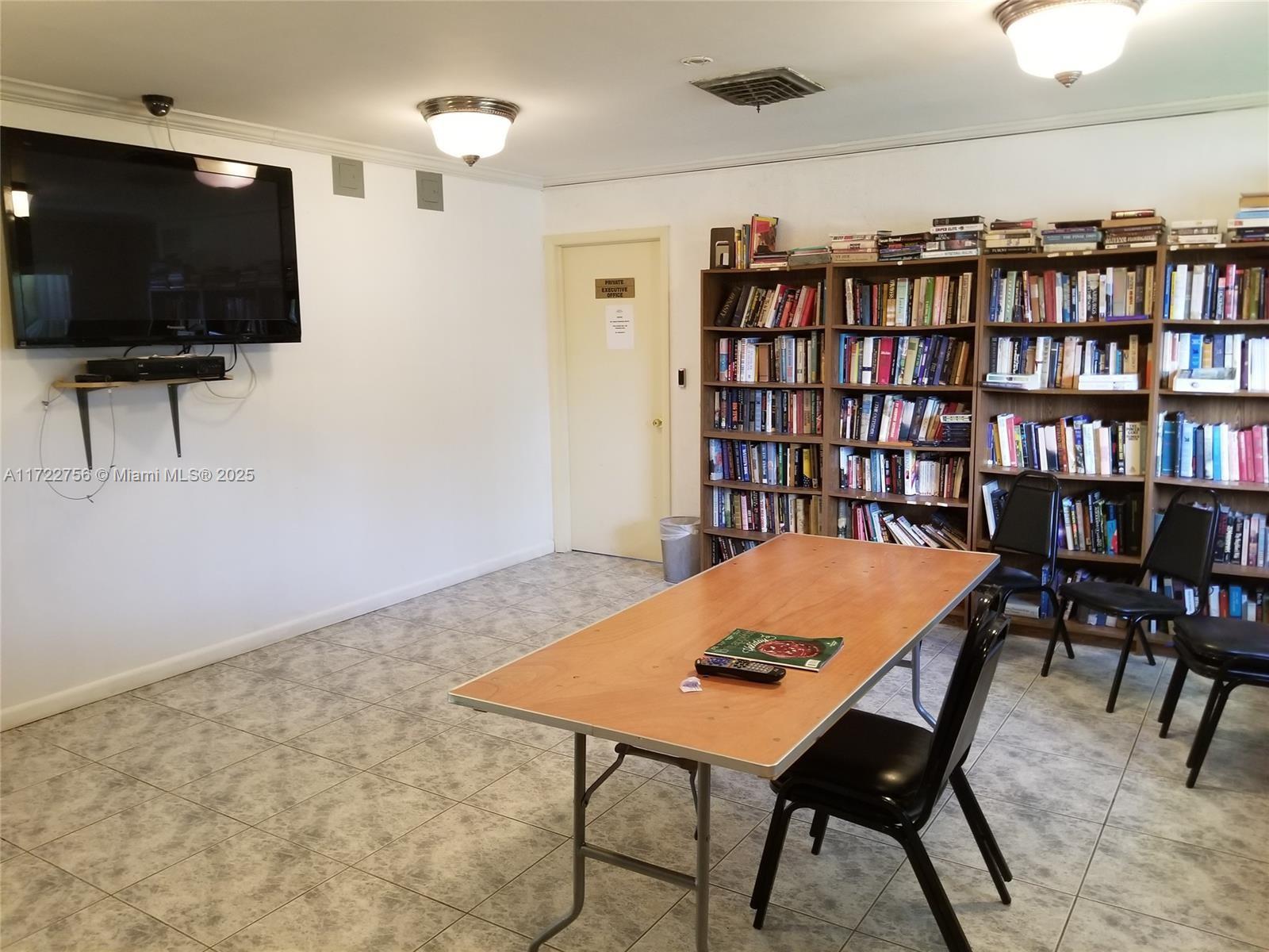 SAPPHIRE CONDO - Residential