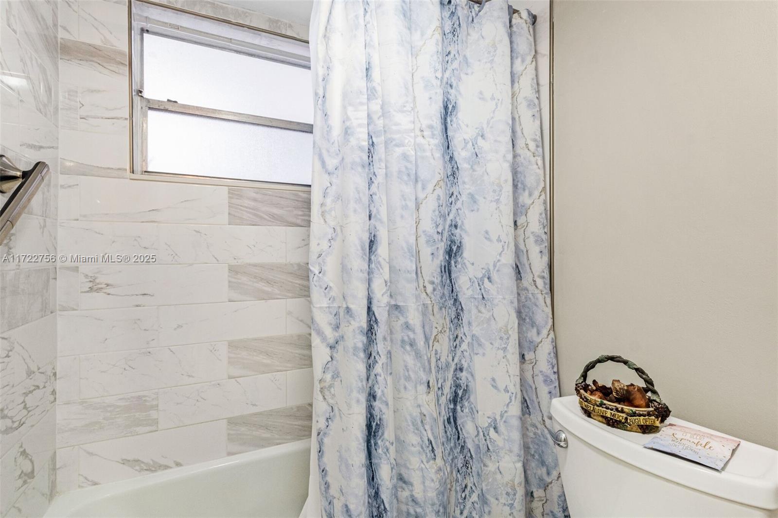 SAPPHIRE CONDO - Residential