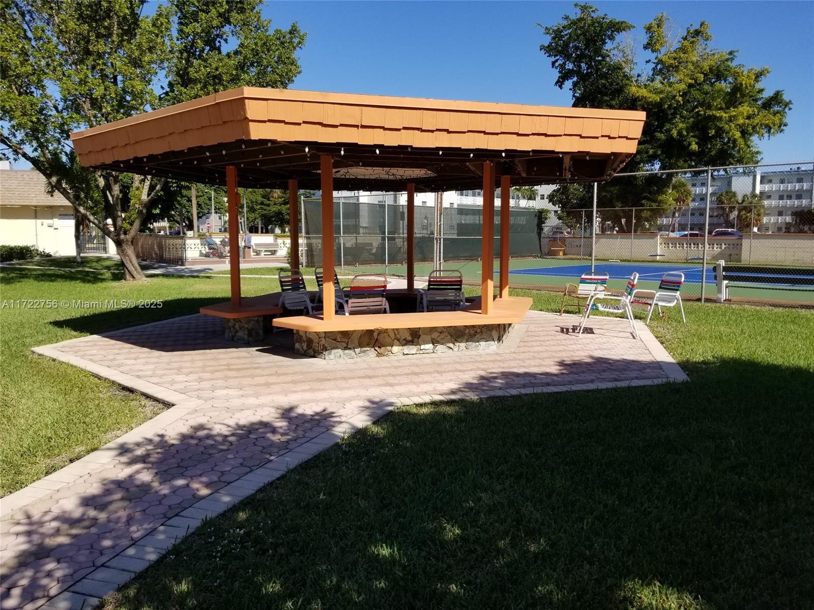 SAPPHIRE CONDO - Residential