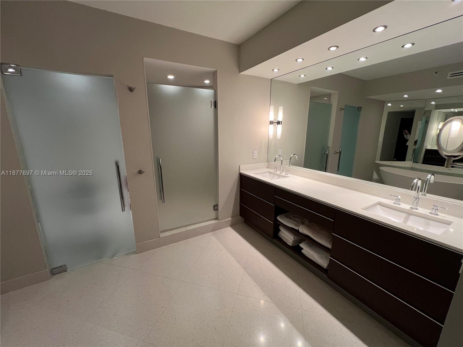 PORTOFINO TOWER CONDO - Residential Lease