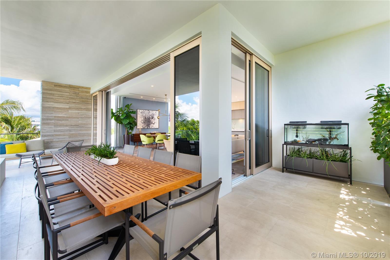 Louver House - Residential
