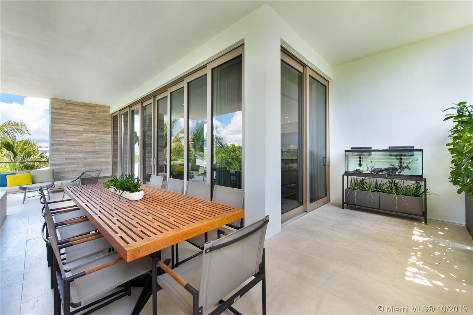 Louver House - Residential