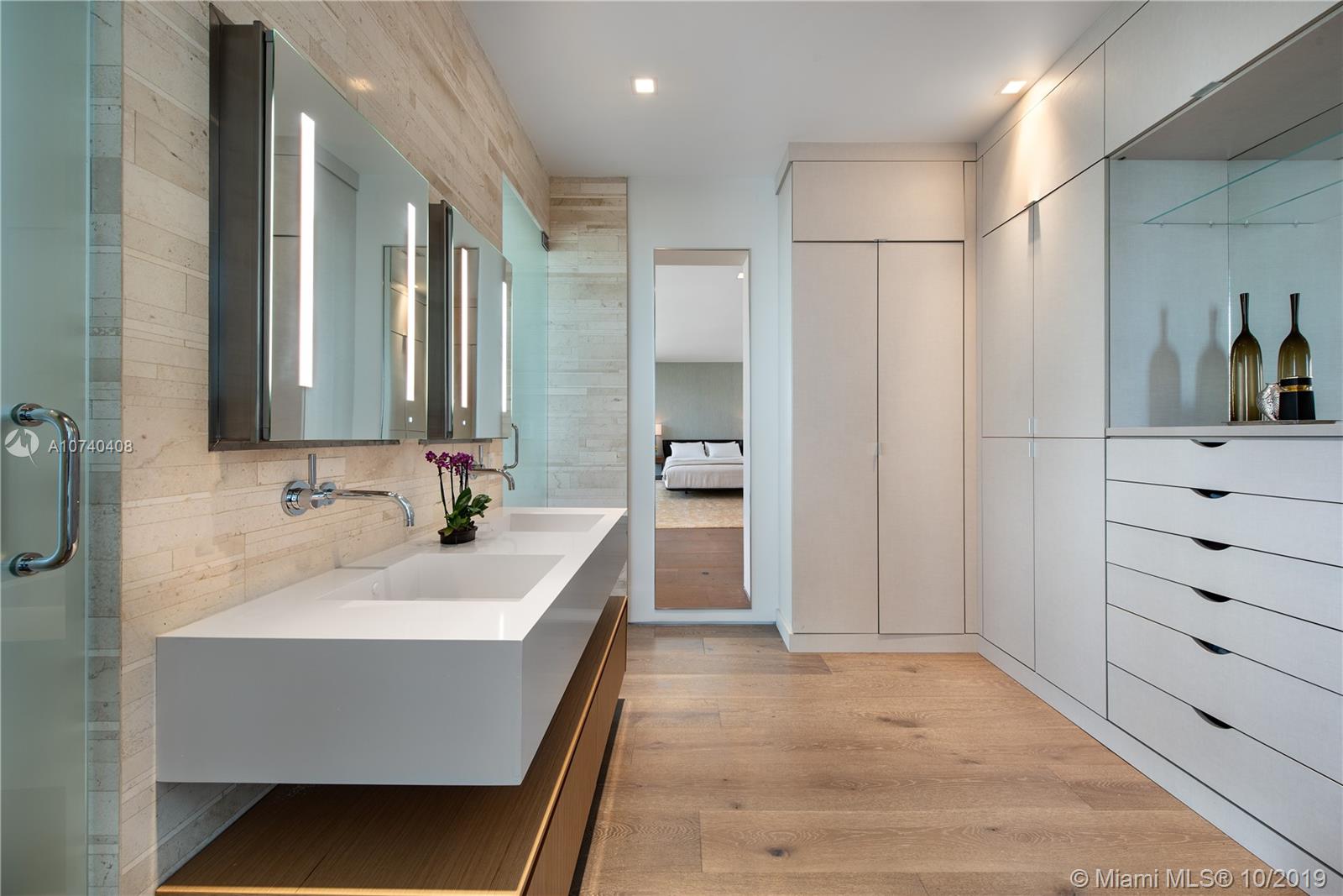 Louver House - Residential