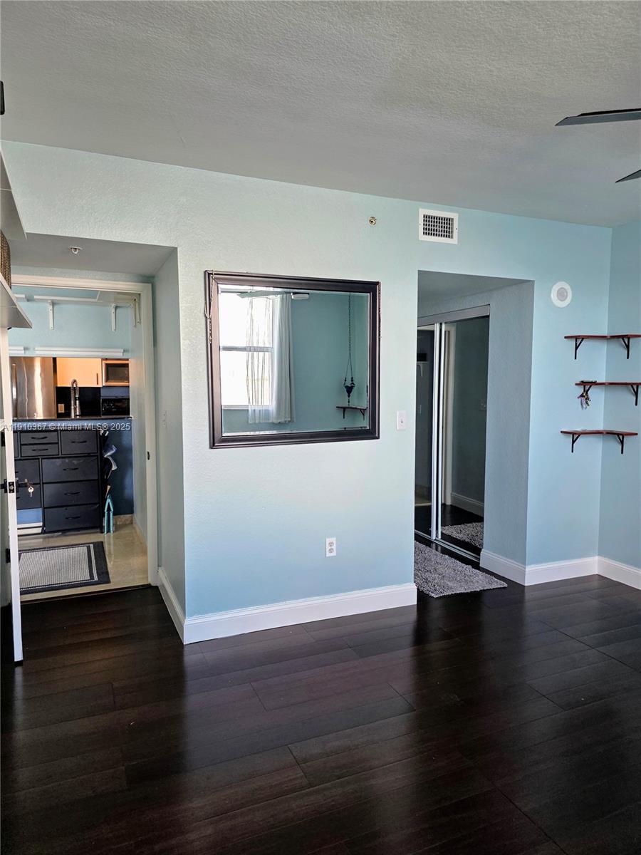 BAYVIEW CONDO AT NORTH BA - Residential Lease