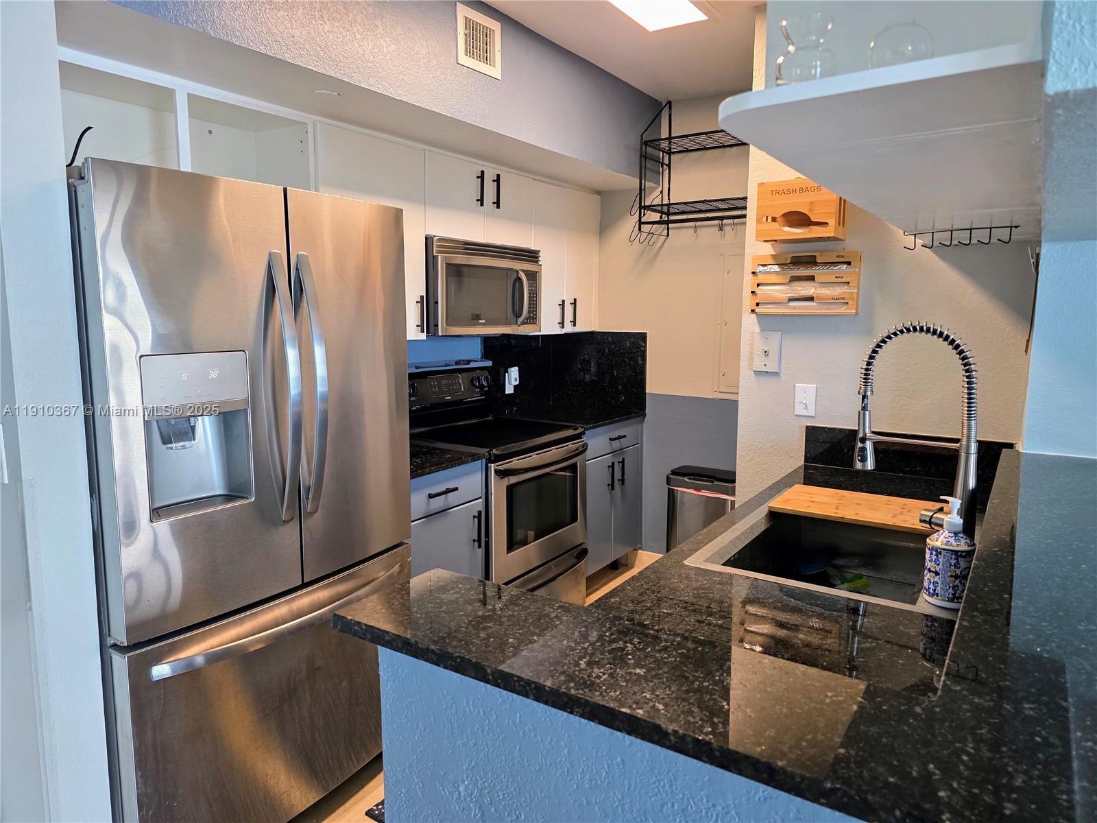 BAYVIEW CONDO AT NORTH BA - Residential Lease