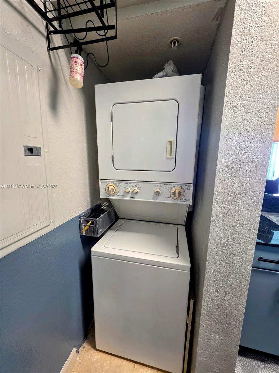 BAYVIEW CONDO AT NORTH BA - Residential Lease