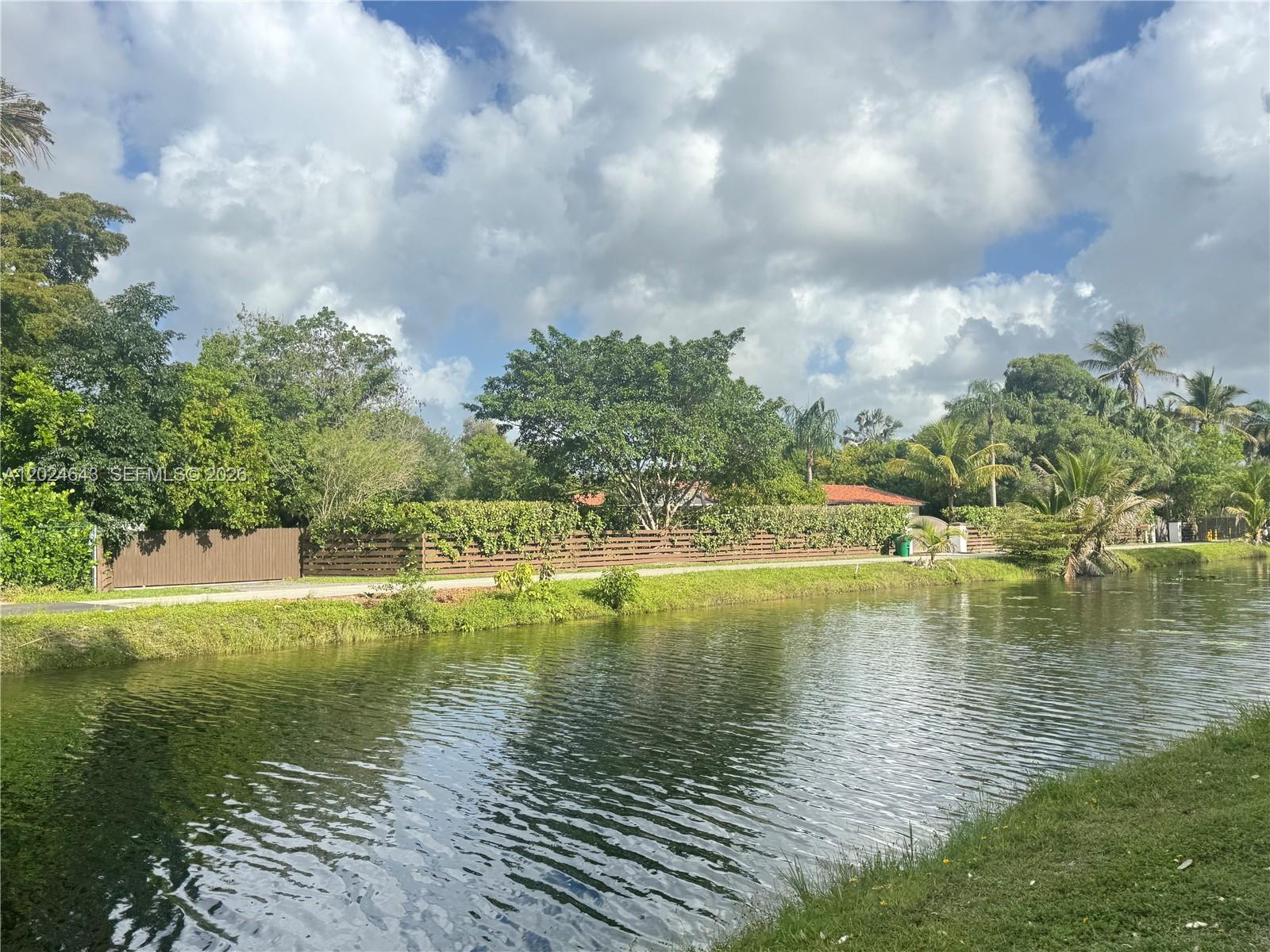 COUNTRY CLUB RANCHES SEC - Residential