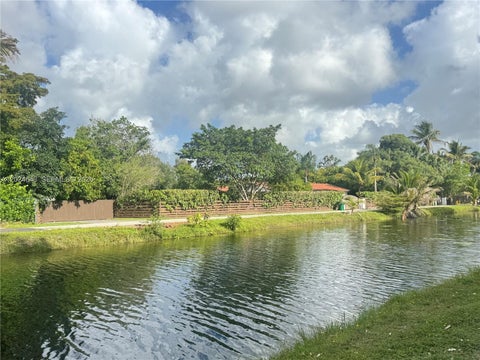 Photo of 4250 SW 139th Ave, Miramar, FL 33027 (MLS # A12024643)