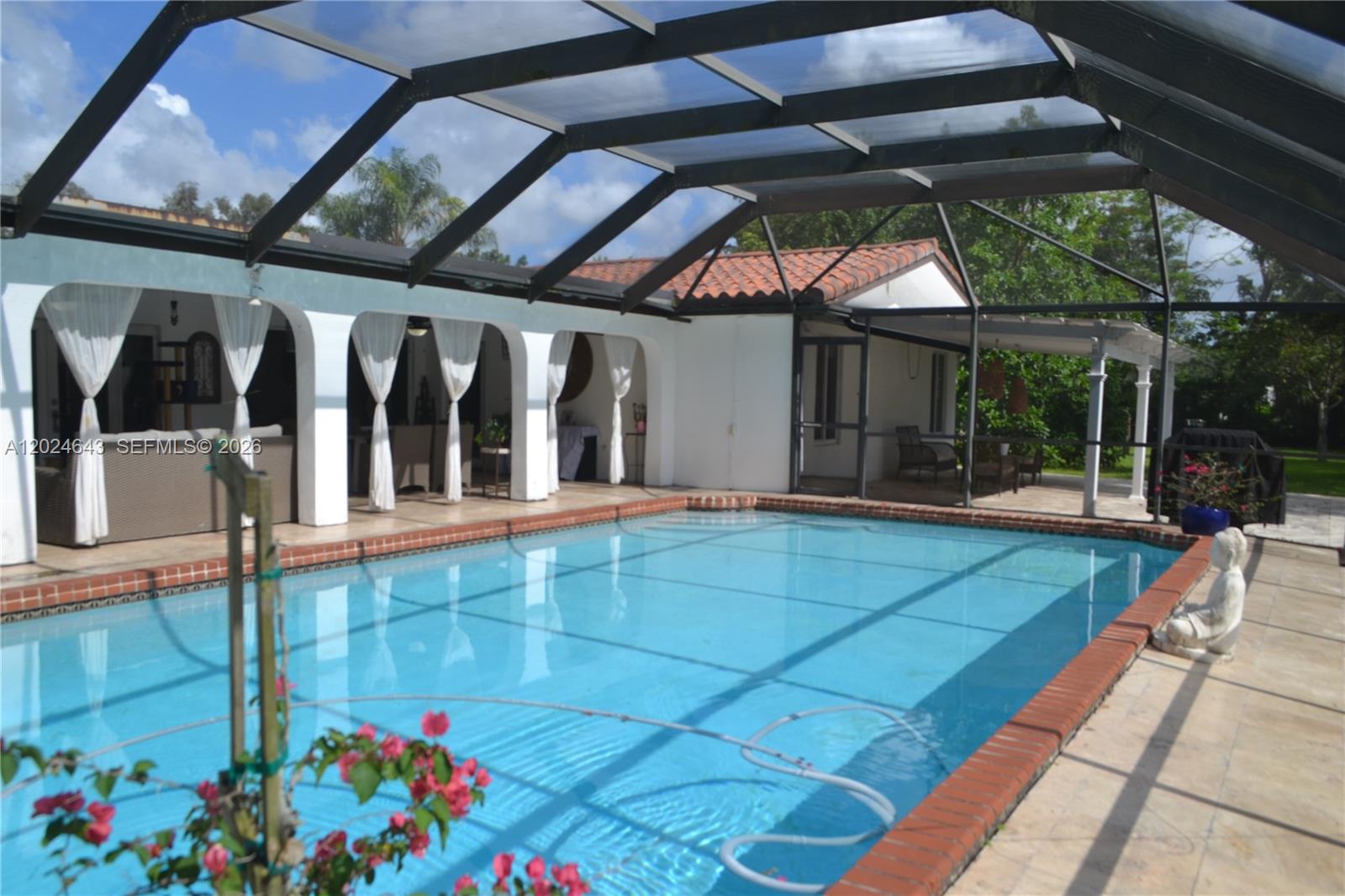 COUNTRY CLUB RANCHES SEC - Residential