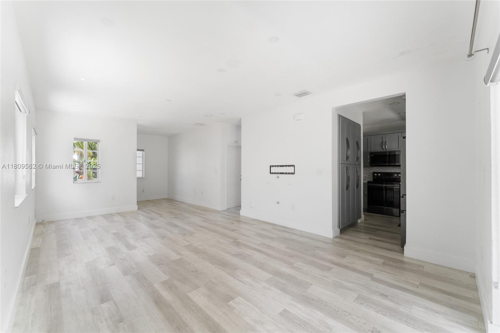 379 NE 31st Ave