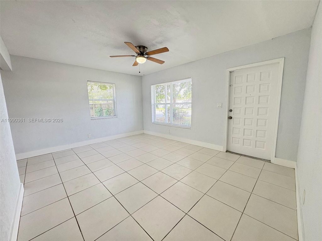 Photo of 655 SW 6th St, Hallandale Beach, FL 33009 (MLS # A11990361)