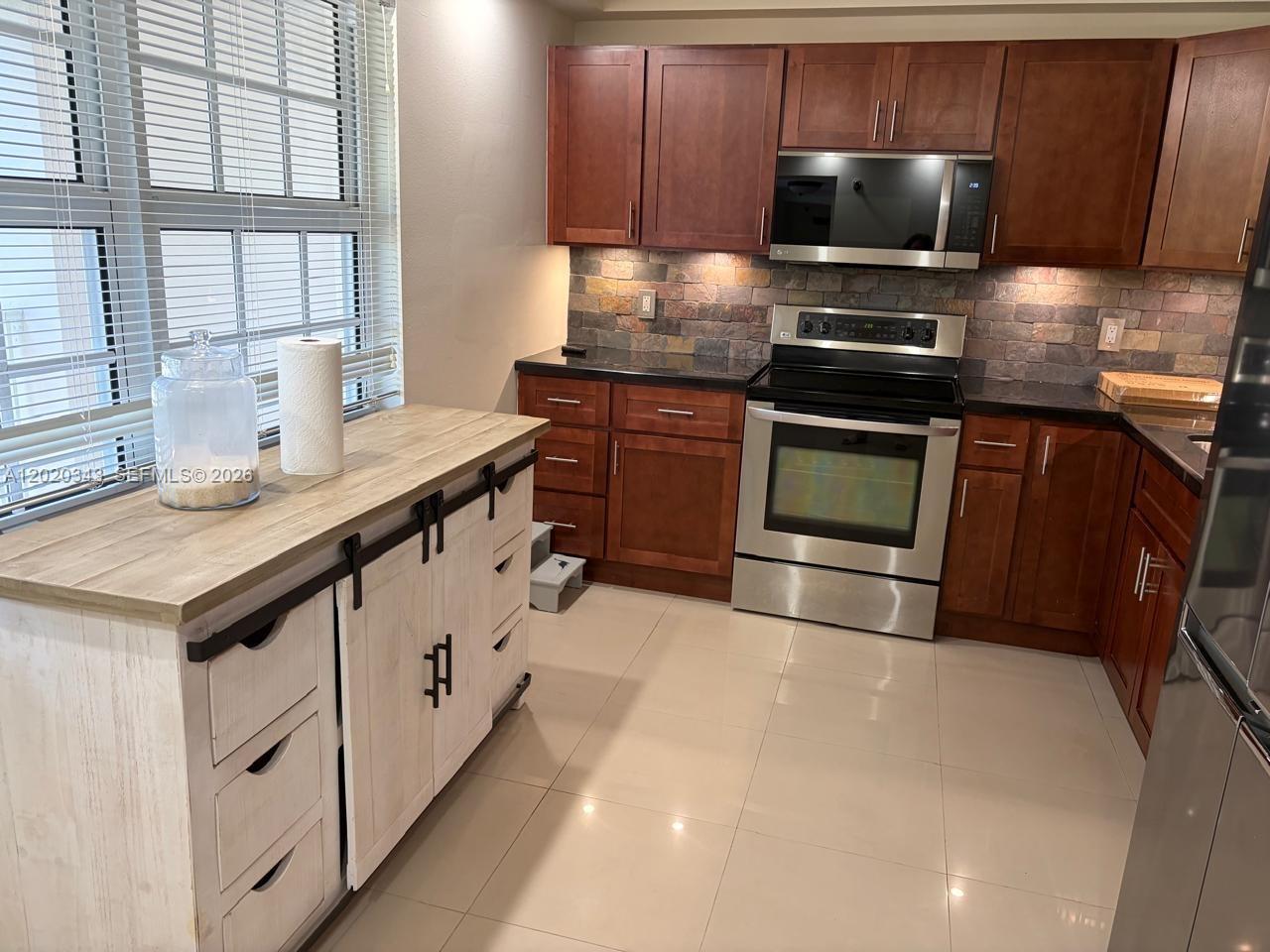 NO 113 PALM-AIRE COUNTRY - Residential