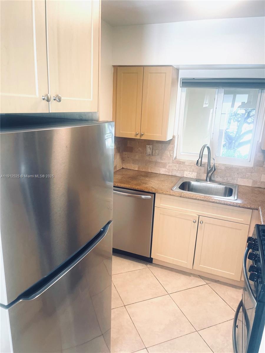 SUNRISE HARBOUR REV PL - Residential Lease